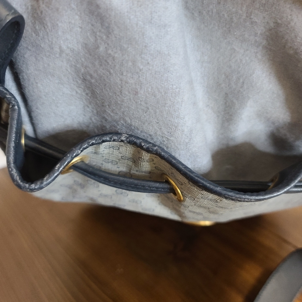 Gucci Vintage Navy GG Bucket Crossbody - Picture 15 of 16
